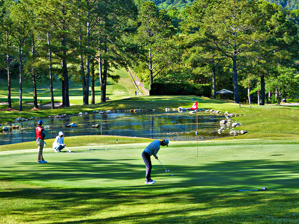 六甲国際パブリックコース 兵庫県 のゴルフ場コースガイド レディースゴルフウェア通販 ビビゴルフ