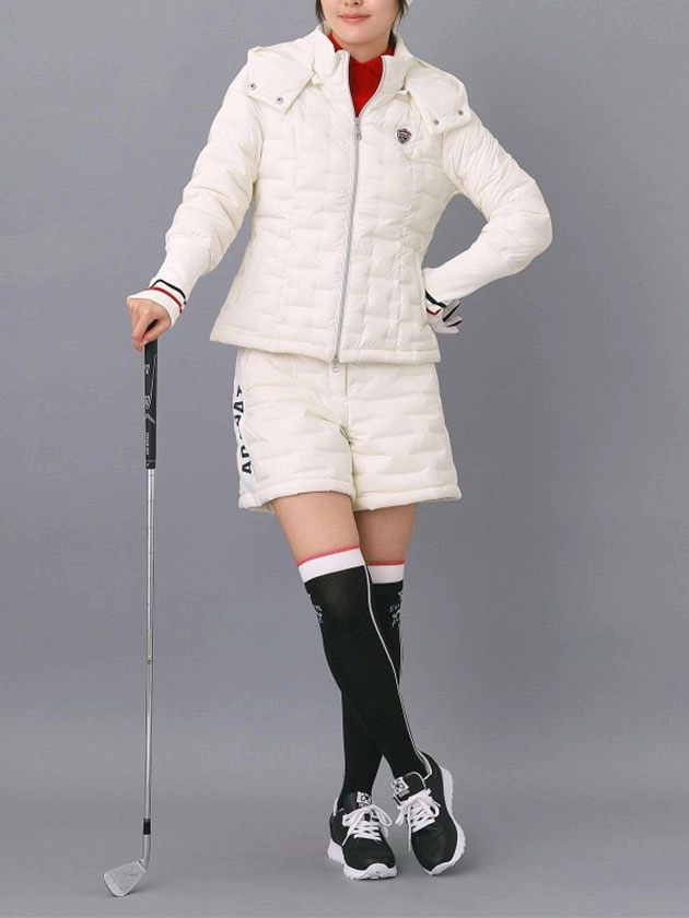 レディースゴルフウェアパンツスタイル