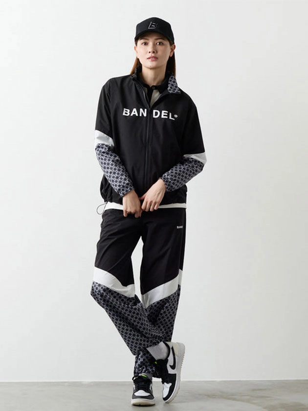 レディースゴルフウェアパンツスタイル